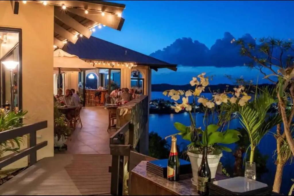 Mermaid Escape - Amazing Views! East End  Exterior photo